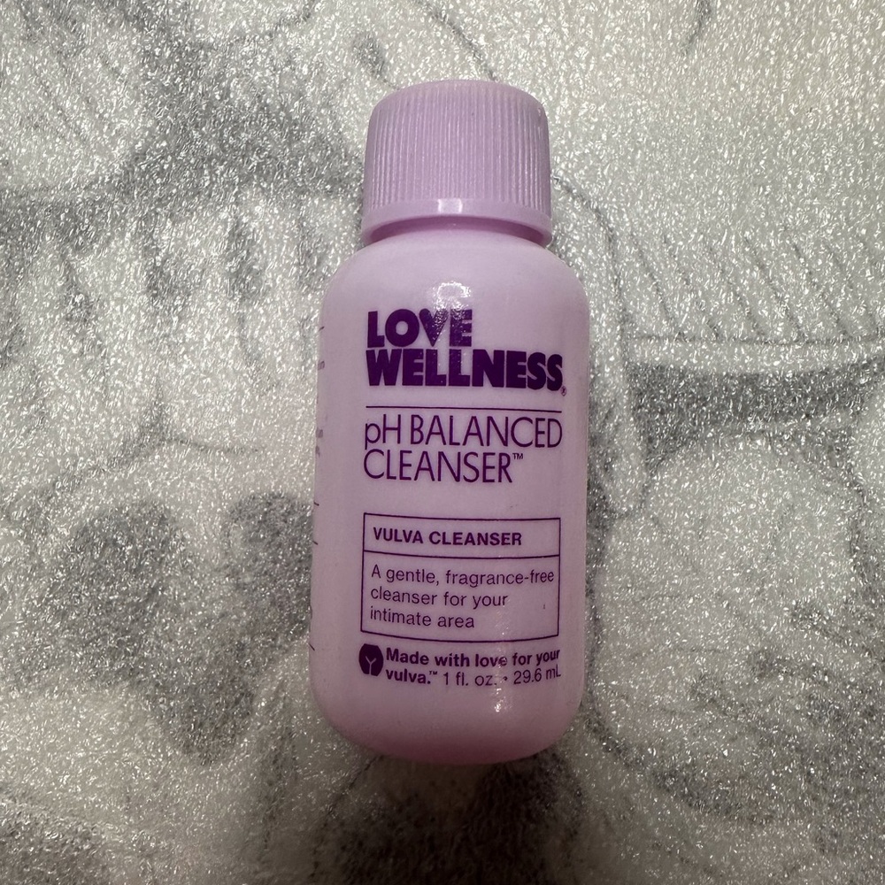 Love wellness- travel ph balanced cleanser